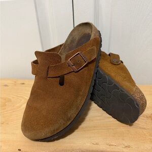 Birkenstock Boston Suede Clog in size 35